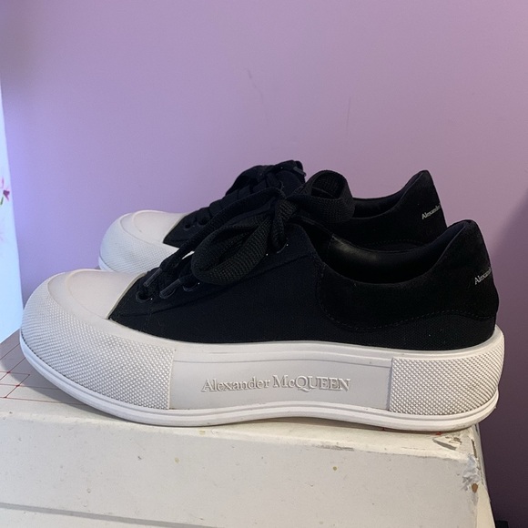 Alexander McQueen Women’s Deck Lace Up Plimsoll Sneakers - Picture 2 of 11